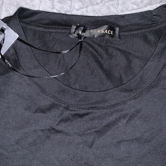 Versace T-shirt - Picture 2 of 9